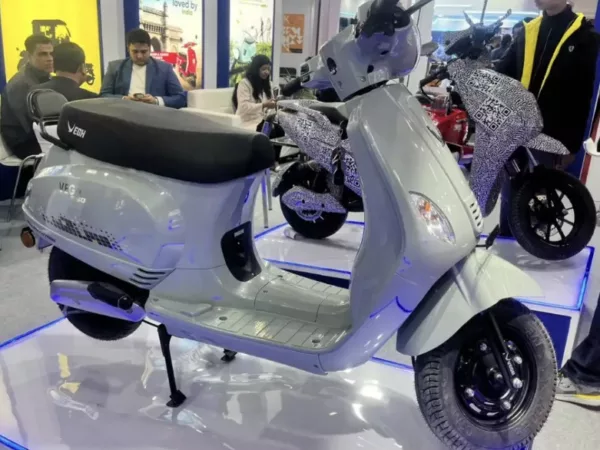 Adani Green Electric Scooter Buzzed in News and Portals. 280 KM Range Price 89,000 Is Not Correct Mere Bhai.